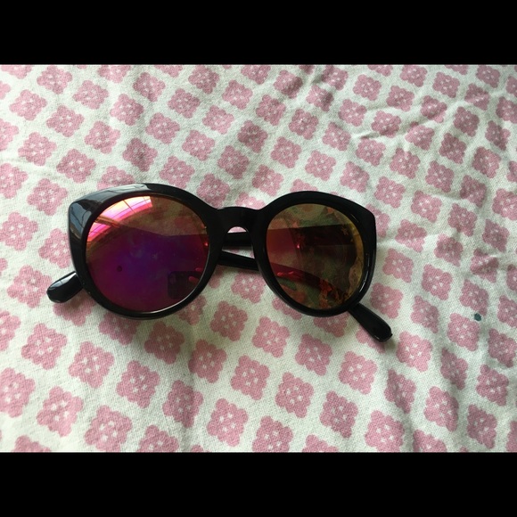 Accessories - Sunglasses